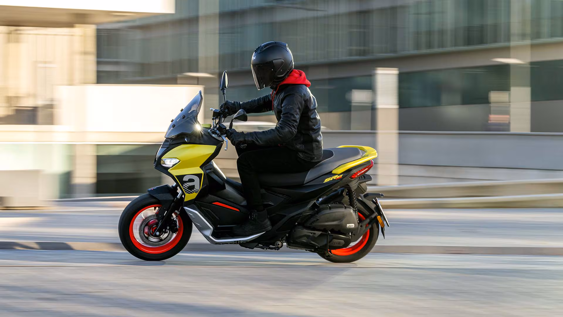 Aprilia_SR-GT_Gallery-125-Sport_1920x1080_1