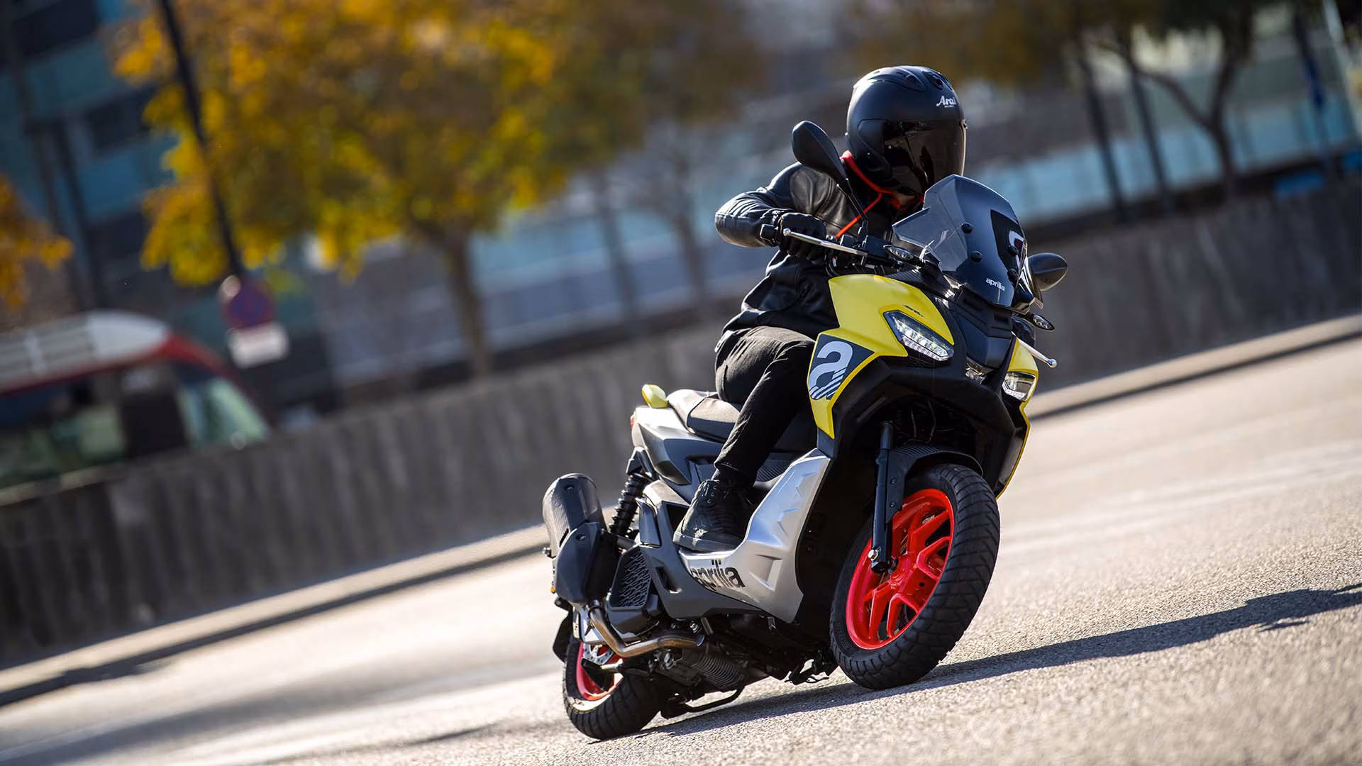 Aprilia_SR-GT_Gallery-Famiglia_1920x1080_4